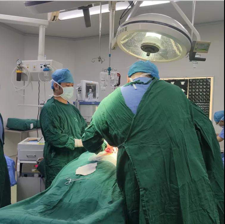 高空坠落，全身上下多处骨折！专家团队联合救治，创生命奇迹！