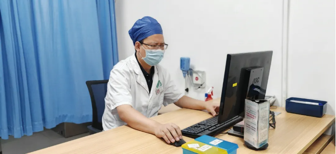 【万丰好医生】王庆华：十二年急诊守护，生命线上的守护者